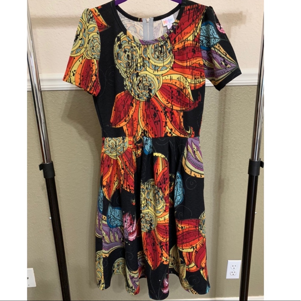 Medium LuLaRoe Amelia